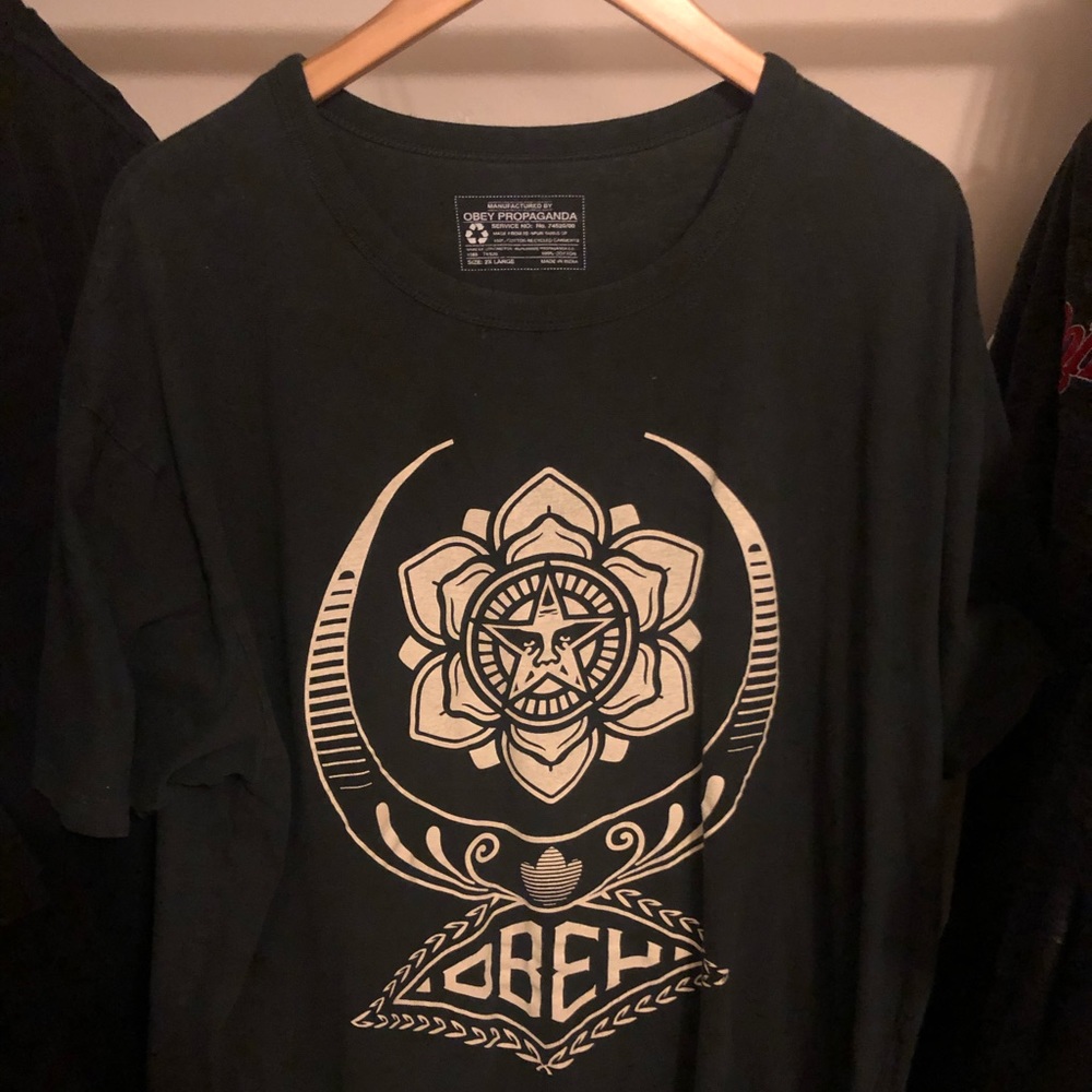 Obey T-shirt